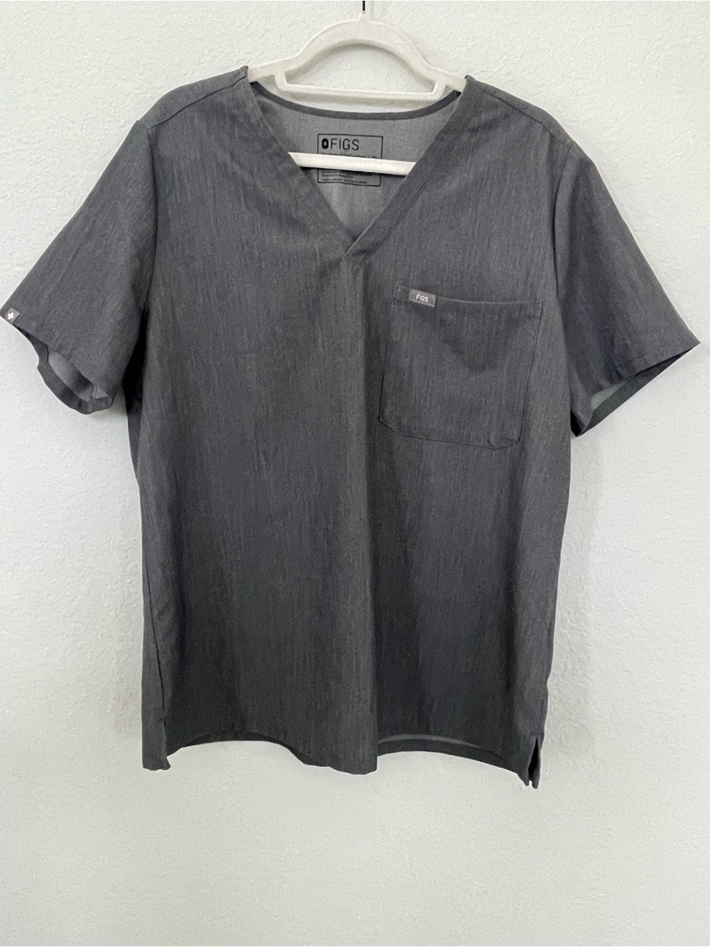 FIGS Women’s XL Charcoal Gray V-Neck Scrub Top Medical Uniform 23x28